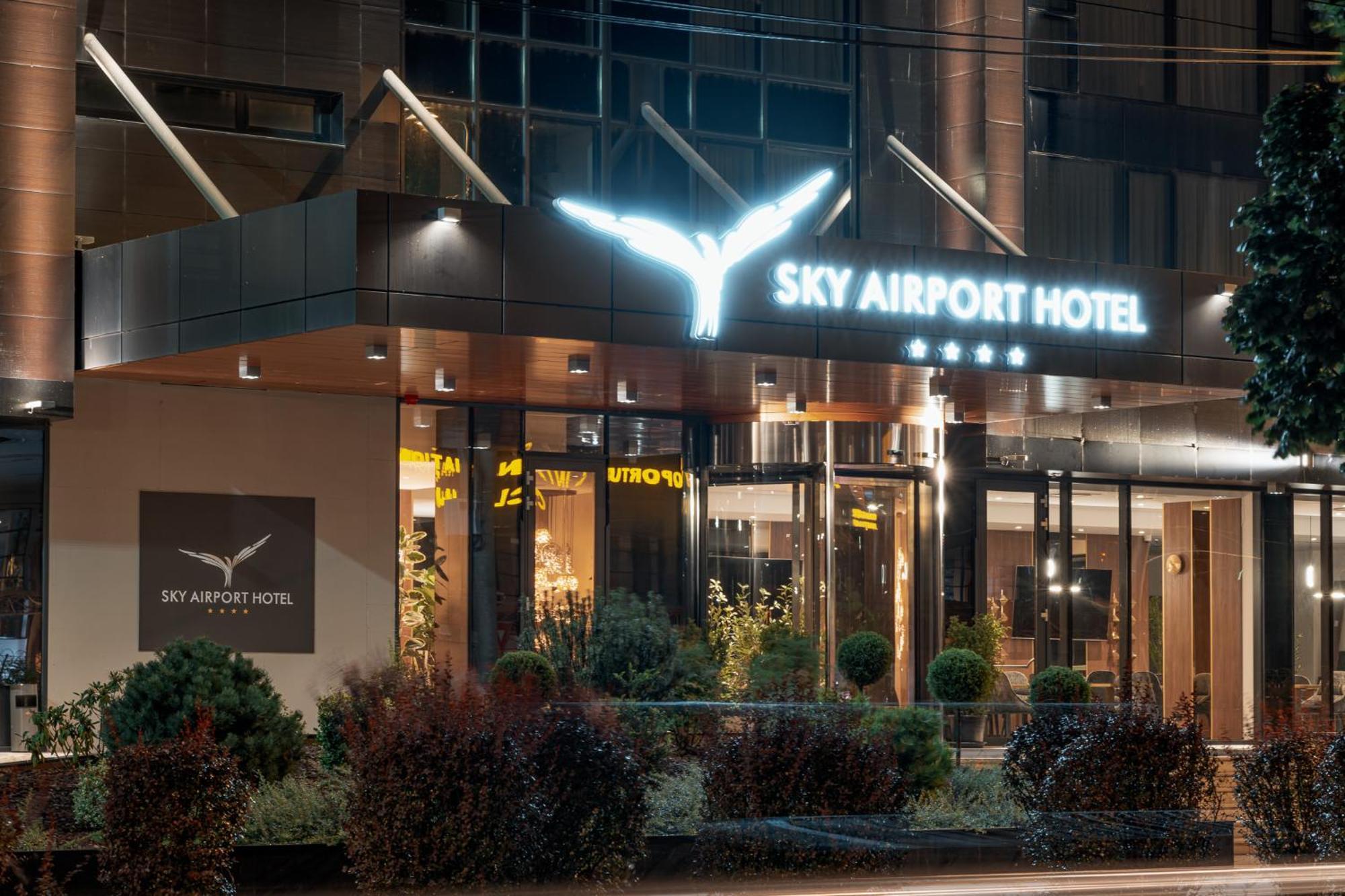 Sky Airport Hotel Cluj-Napoca Exteriör bild
