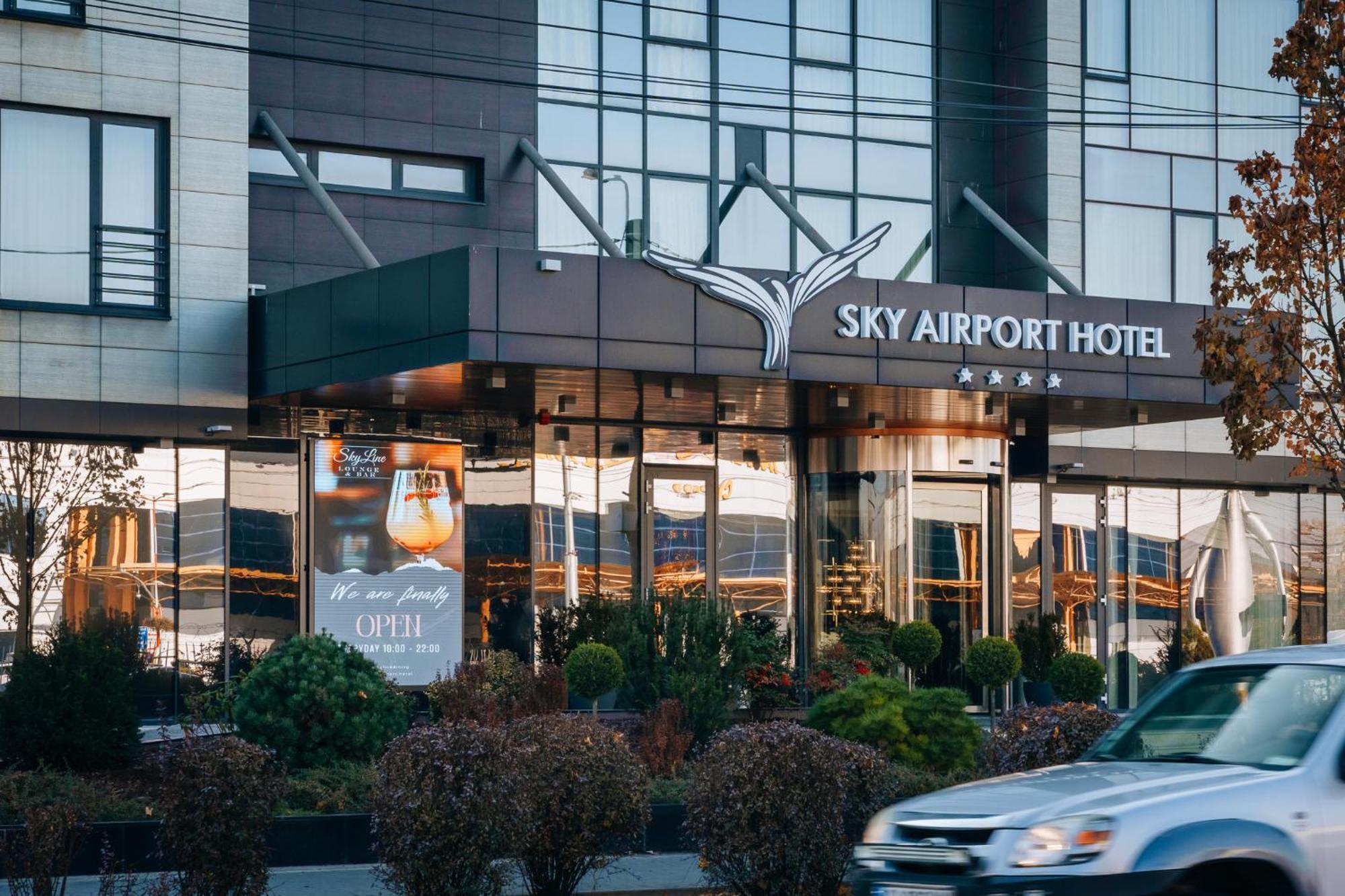 Sky Airport Hotel Cluj-Napoca Exteriör bild