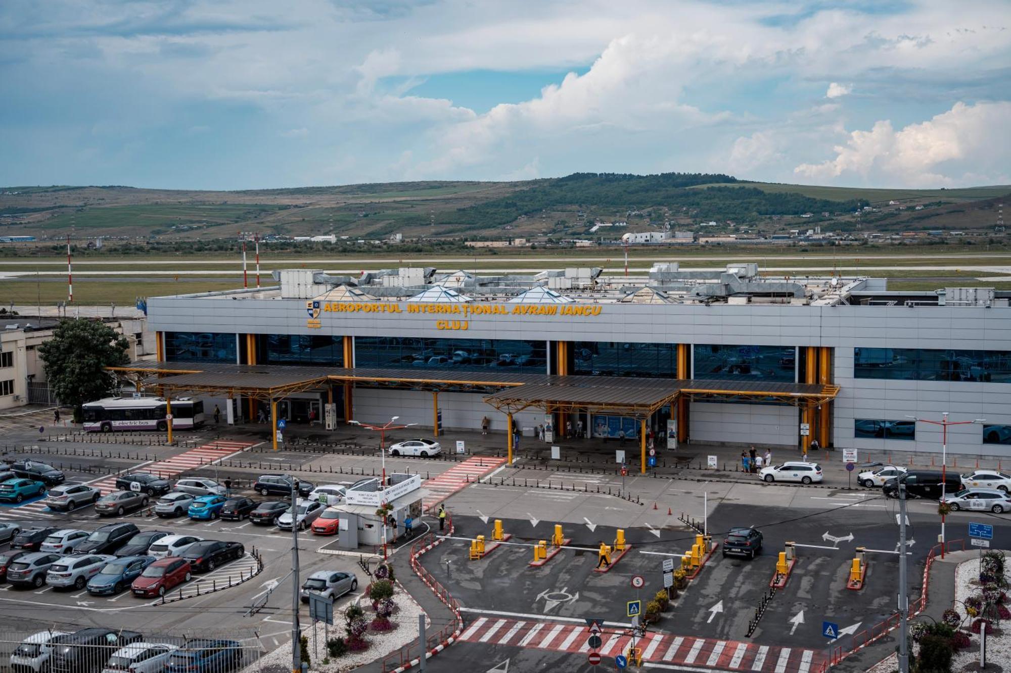 Sky Airport Hotel Cluj-Napoca Exteriör bild